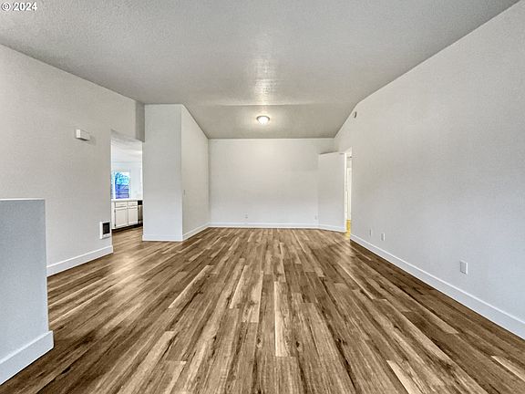 3rd image of 2217 NE 93rd Ct