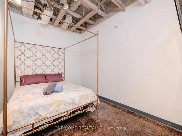 405 Dundas St W #201 — Photo 10