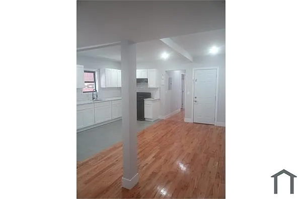 Building Photo - 11 Cottage St #1
