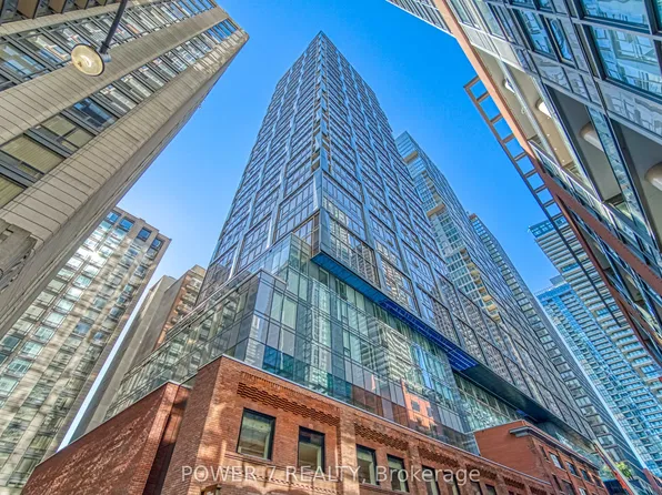 35 Mercer St #1711, Toronto, ON M5V 0V1