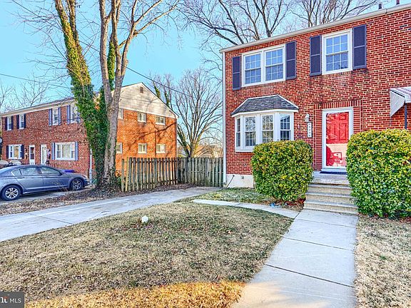 3rd image of 6823 Fairdel Ave