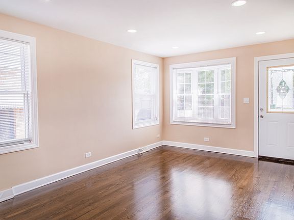 5th image of 324 S 31st Ave