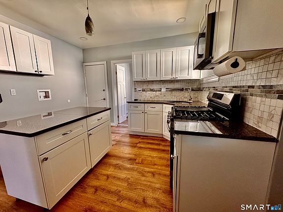 4th image of 196 Russ St Floor 2
