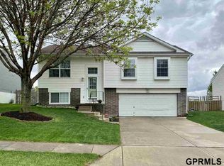 17615 Olive St, Omaha, NE 68136