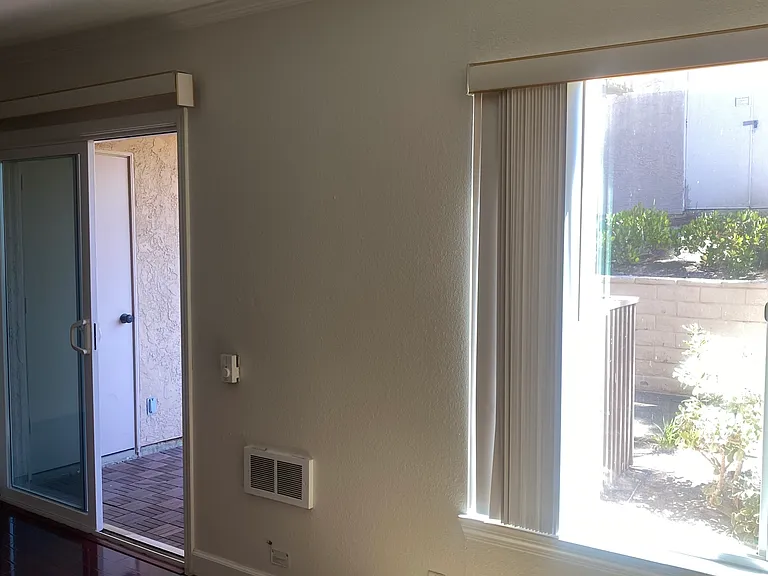 8581 Villa La Jolla Dr #M — Photo 13