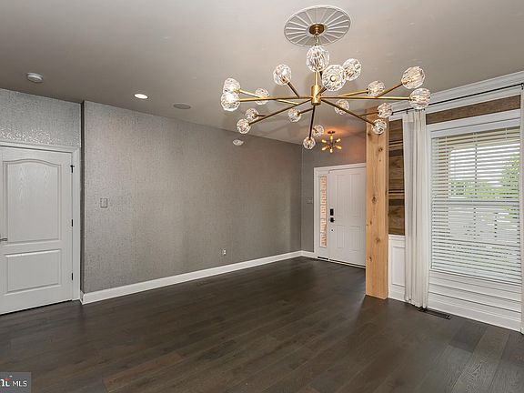 4th image of 1911 Cori Ln