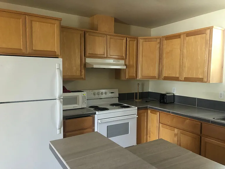 1519 NW Juniper St #2 — Photo 6