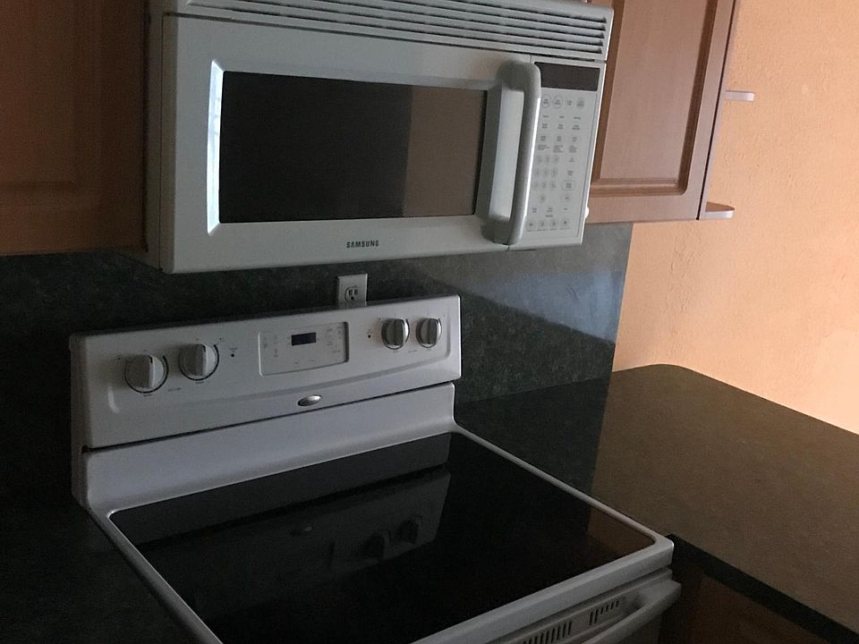 1st image of 1300 W 47th Pl APT 212A