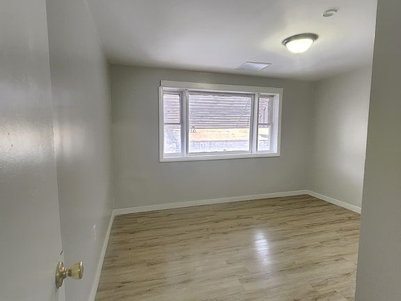 5th image of 318 E Main St APT B
