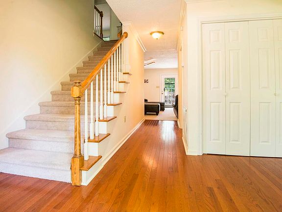 5th image of 8277 Elm Hill Cir