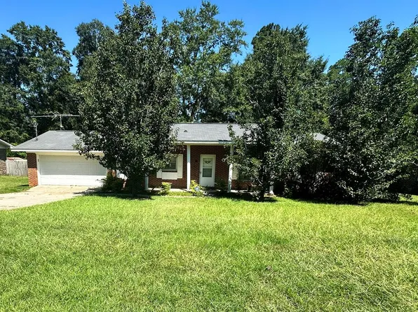 912 Circleview Dr, Dothan, AL 36301