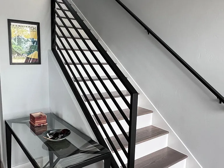 751 Holman Ct — Photo 3