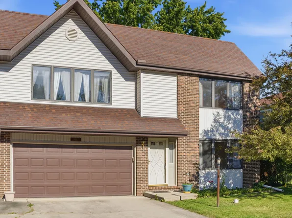 903 Hampton Ct, Valparaiso, IN 46383
