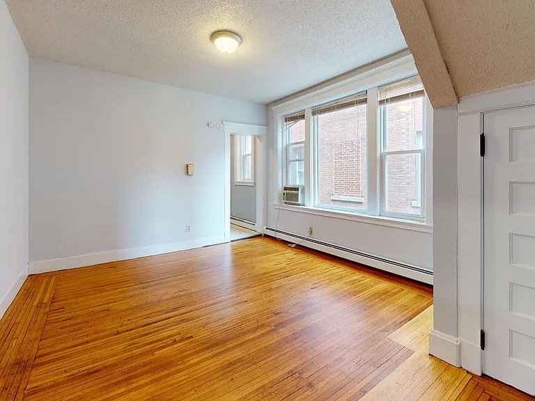 65 Lake Pl — Photo 1