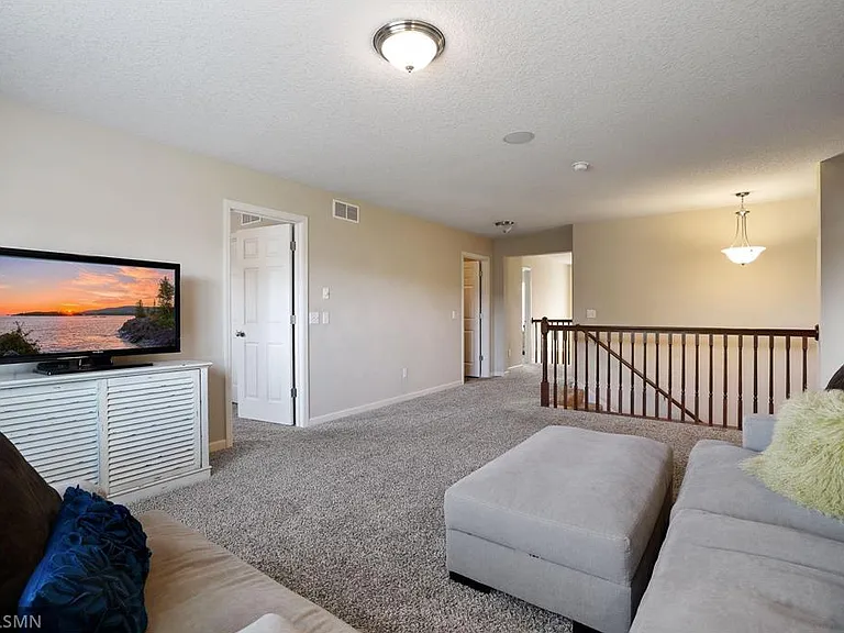1290 Eagle Point Dr — Photo 14