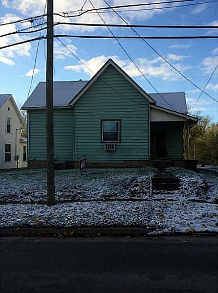 2nd image of 320 E Main St