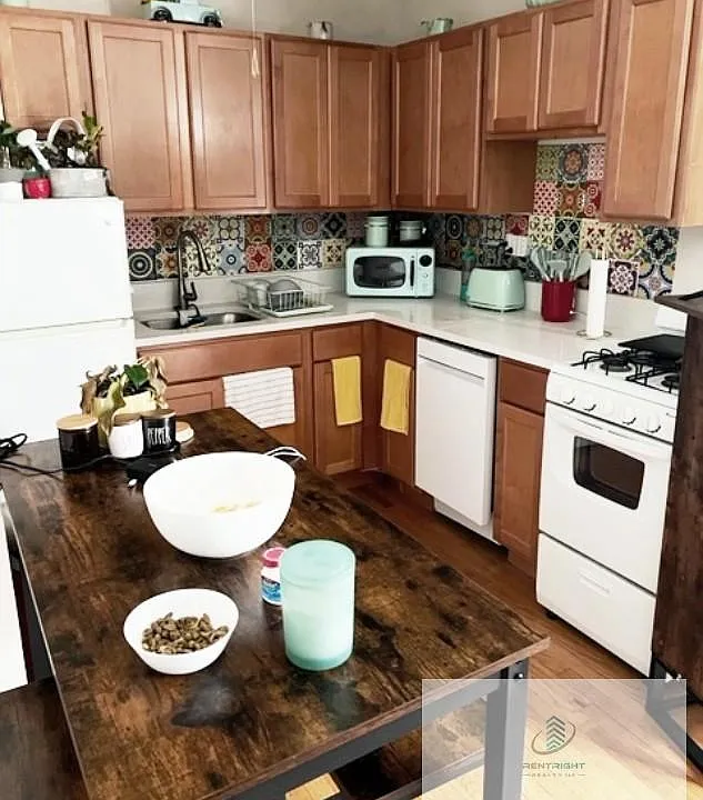 916-20 Greenbay Rd #918-3J