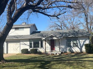 1108 W Lone Star Ave, Cleburne, TX 76033