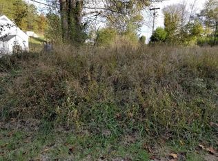 74 Cow Creek Rd, Hurricane, WV 25526