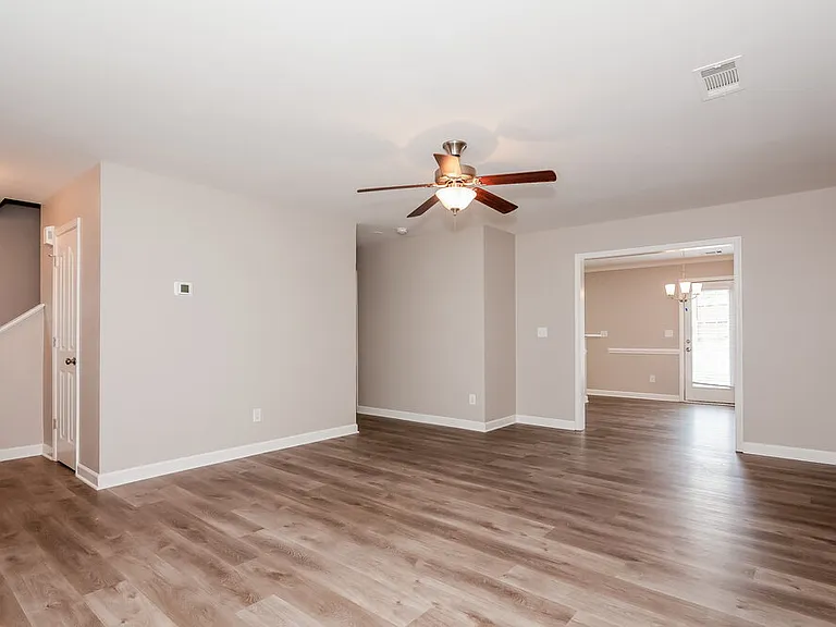 4709 Brewer Dr — Photo 5