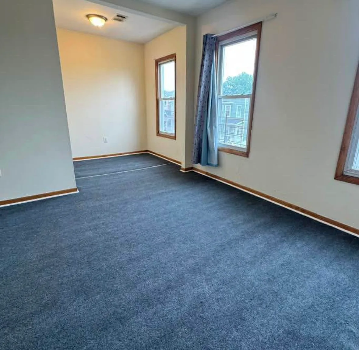 3 bed, $2,000 — Photo 4