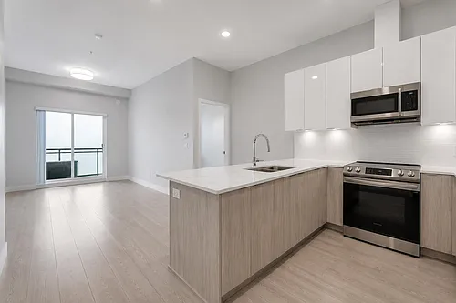 5486 199a St #520 Photo 1