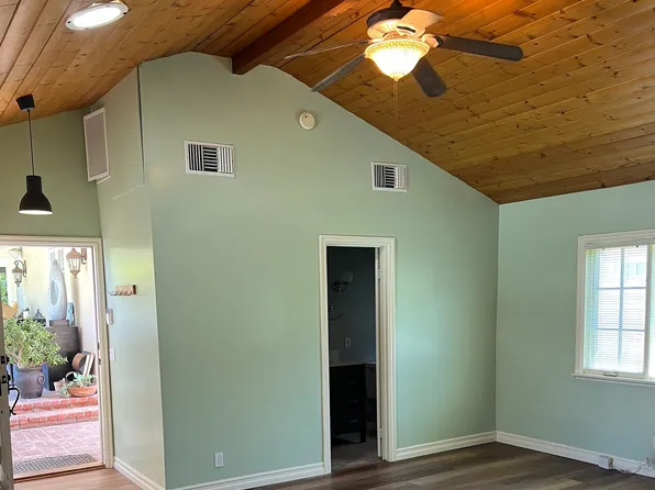 23211 Mariano St, Woodland Hills, CA 91367