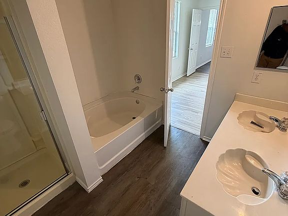 4th image of 1229 Nimitz Way