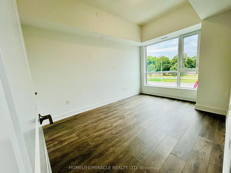 202 Burnhamthorpe Rd E #204 — Photo 7