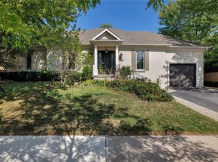 2448 Bridge Rd, Oakville, ON L6L 5C2