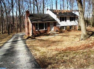 513 Forest Rd, Wayne, PA 19087