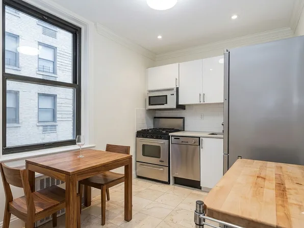 344 East 55th Street image 1 of 4