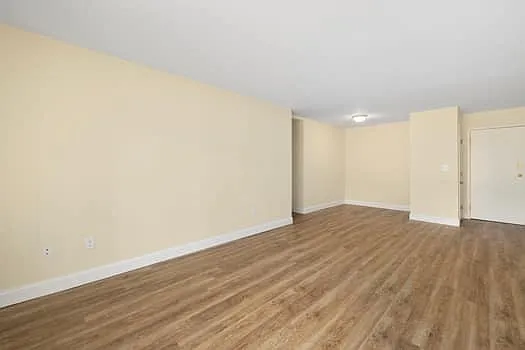 Parkway Cedarhurst Apartments — Photo 31
