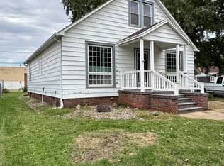 2216 10th St, Columbus, NE 68601