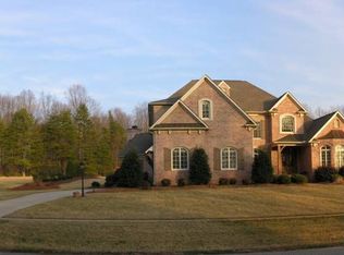 5697 Snow Hill Dr, Summerfield, NC 27358