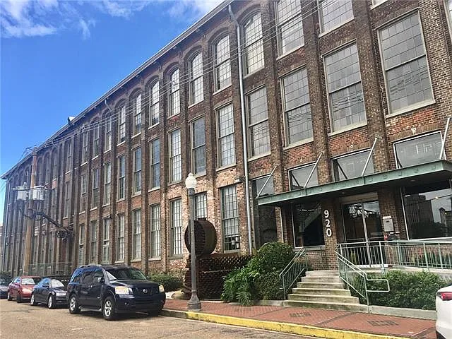 1 bed, 1.0 bath, 587 sqft, $2,300 — Photo 1