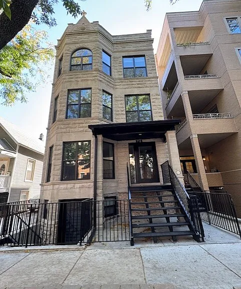 715 W Aldine Ave #2 — Photo 1