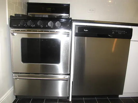 Rented by Metropolis Real Estate of Manhattan | media 38