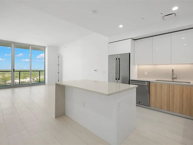 400 Central Ave #1709 — Photo 10