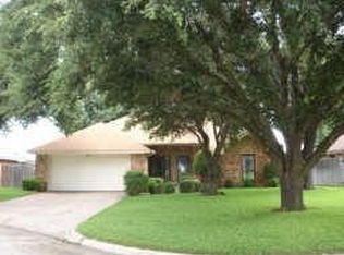 905 Springleaf Ln, Arlington, TX 76018