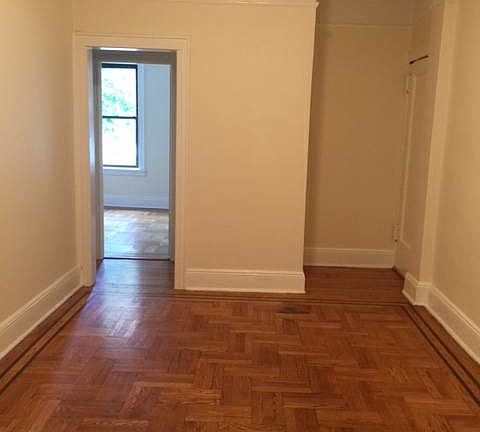 4th image of 4331 49th St