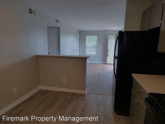 4th image of 1166 Meadowview Dr