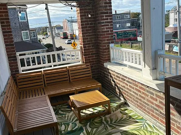 834 Nantasket Ave APT 3, Hull, MA 02045