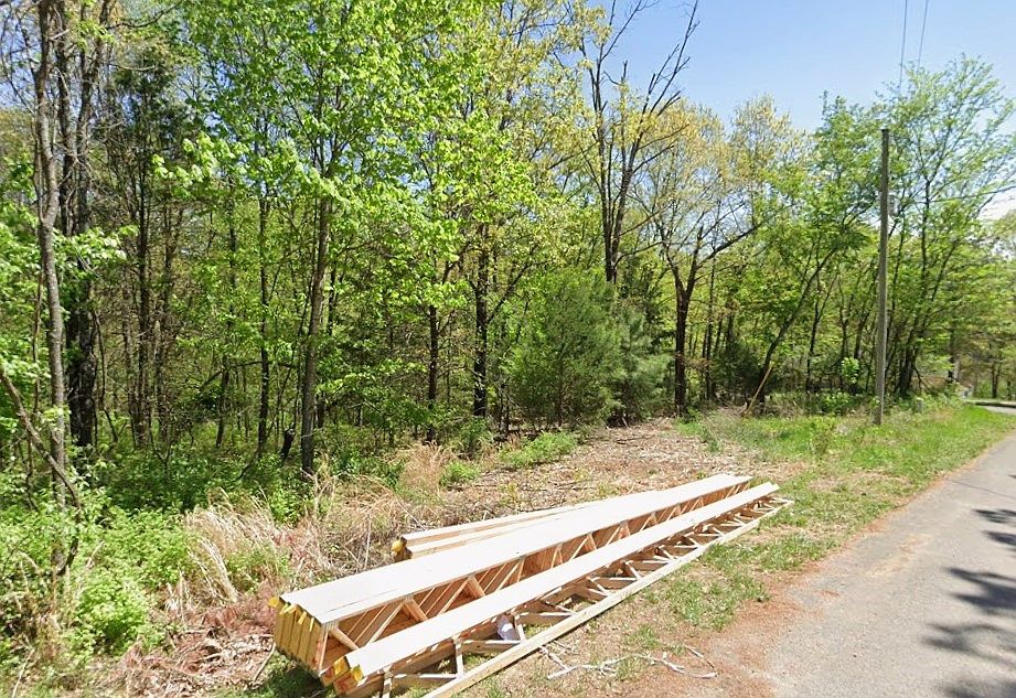 2nd image of 39 Angus Ln