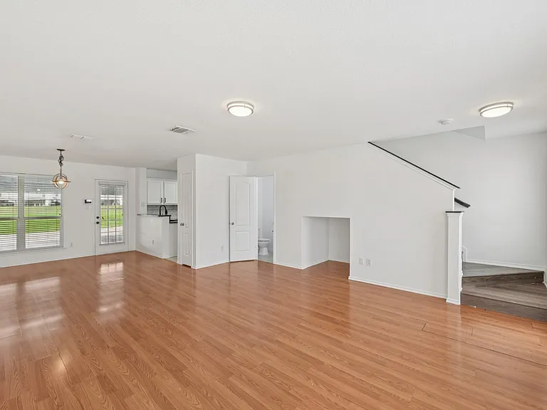 5609 Giddyup Ln — Photo 4