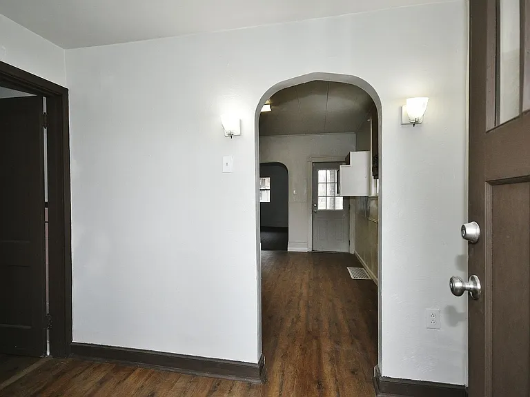 1243 Evans St — Photo 5