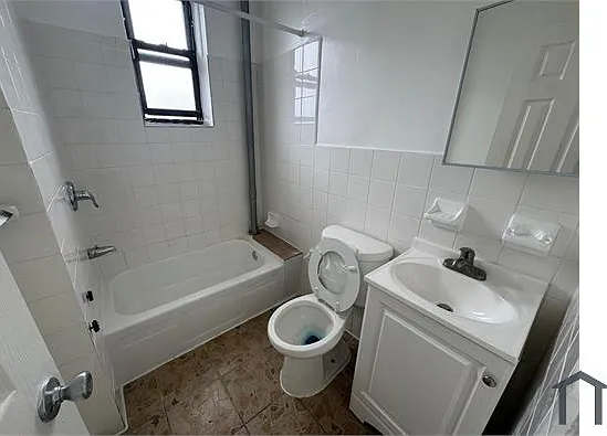 1 bed, 700 sqft, $2,762 — Photo 3