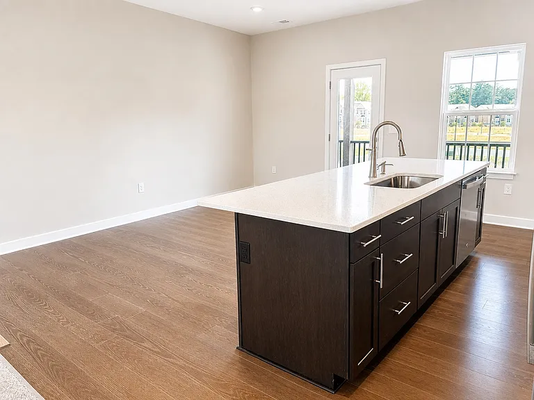3020 Zuma St — Photo 4