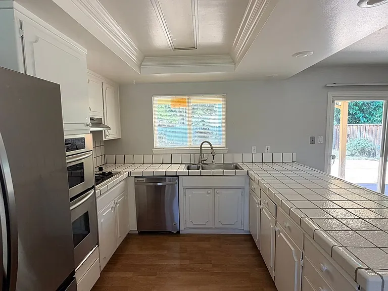 5308 Lightwood Dr — Photo 9