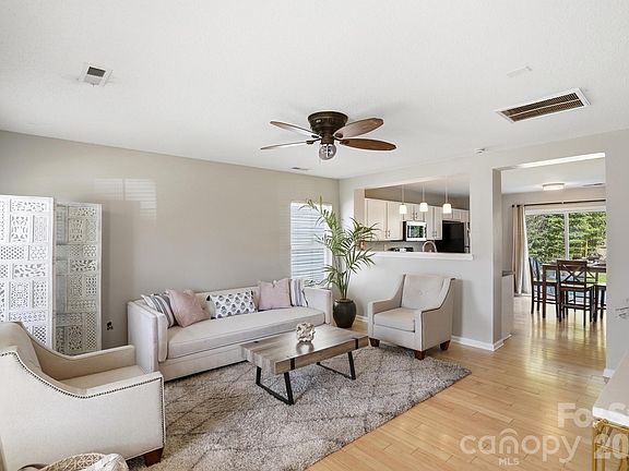 2nd image of 322 Lameshur Ln